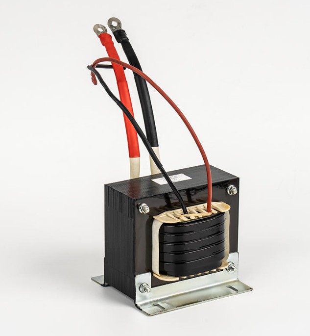 Cad iad na feiniméin is cúis le sáithiú lárnach i gClaochladán Inverter?